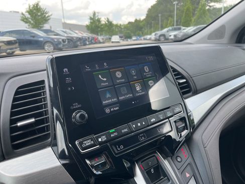 Used 2018 Honda Odyssey EX image 21