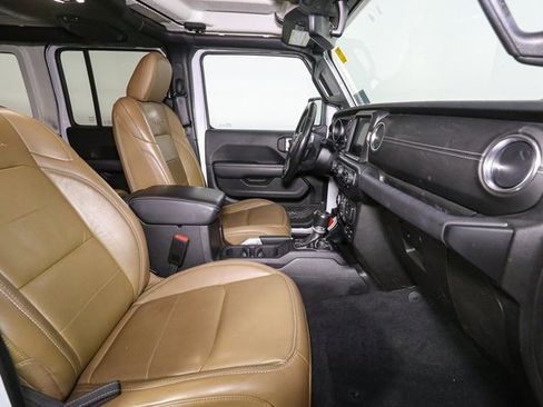 Used 2022 Jeep Wrangler Unlimited Sahara w/ Cold Weather Group image 17