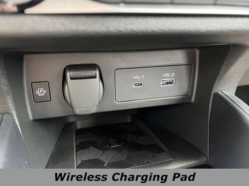 Used 2025 Nissan Versa SR w/ Trunk Package FWD image 9