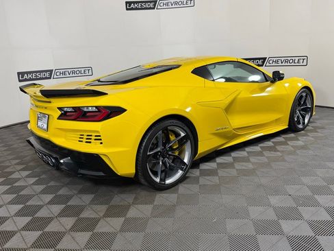 Used 2026 Chevrolet Corvette Z06 w/ Chrome Exterior Badge Package image 8