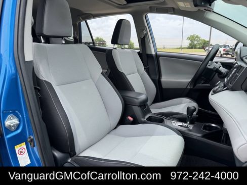 Used 2018 Toyota RAV4 XLE FWD image 30