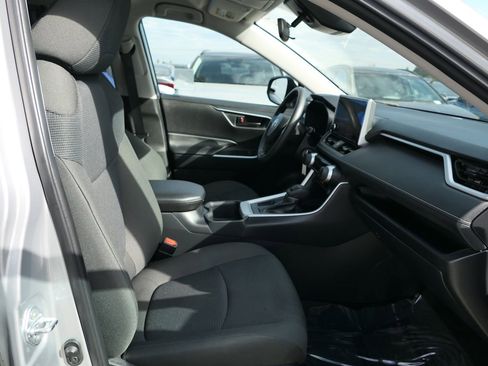 Used 2025 Toyota RAV4 LE image 28