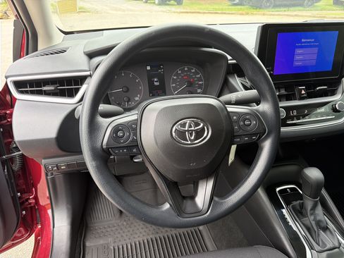 Used 2025 Toyota Corolla LE FWD image 23