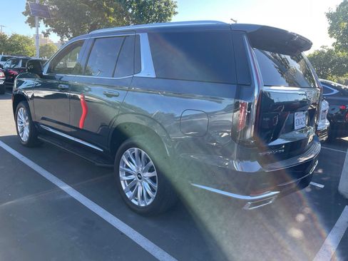Used 2021 Cadillac Escalade Premium Luxury AWD/4WD image 2