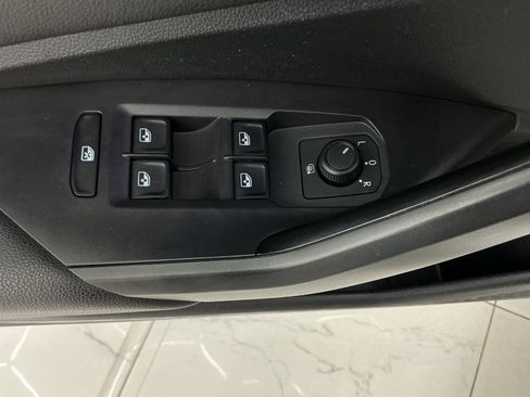 Used 2019 Volkswagen Jetta GLI FWD image 36