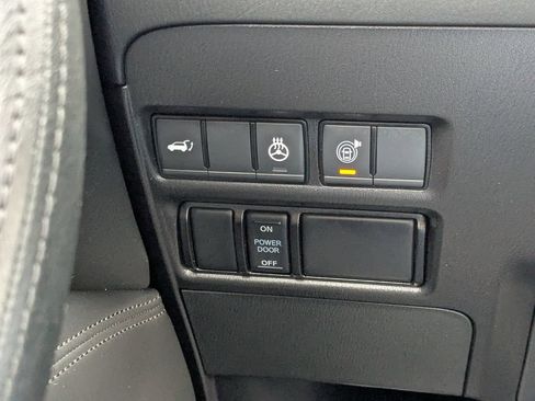 Used 2024 Nissan Armada SL w/ Captain's Chairs Package AWD/4WD image 19