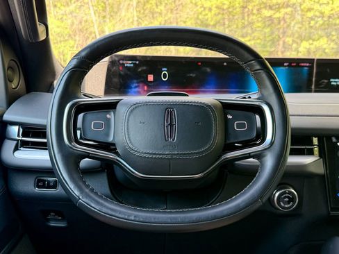 Used 2025 Lincoln Navigator Reserve w/ Jet Appearance Package AWD/4WD image 38