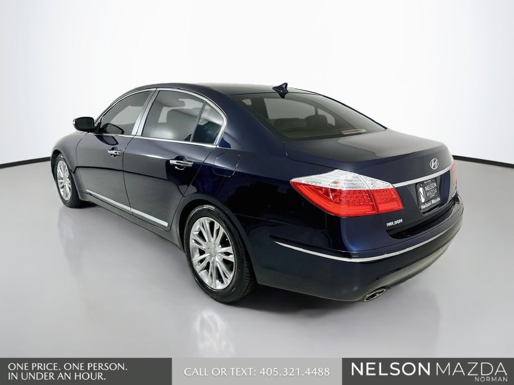 Used 2010 Hyundai Genesis 4.6 RWD image 8