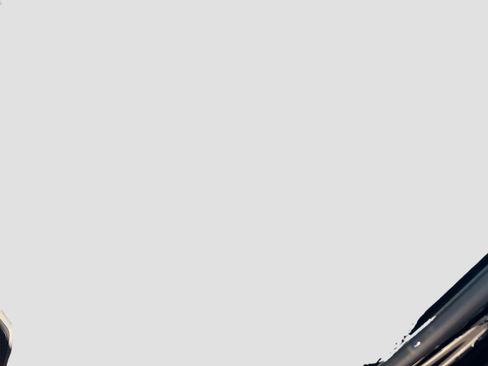 New 2026 BMW 750e xDrive image 25