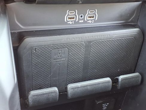 Used 2025 RAM 1500 Laramie AWD/4WD image 17