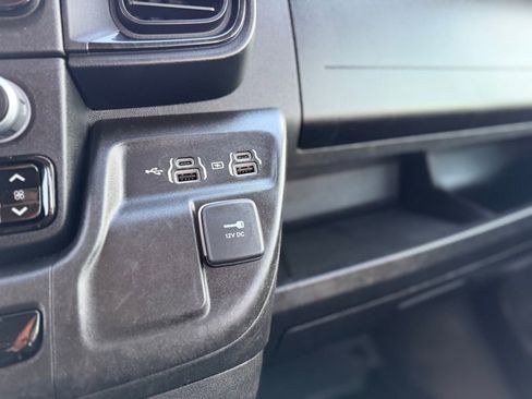 Used 2022 RAM ProMaster 2500 image 12