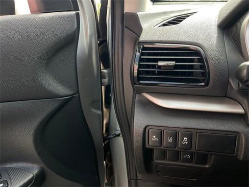 Used 2024 Mitsubishi Eclipse Cross SE image 18