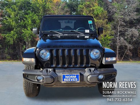 Used 2021 Jeep Wrangler Unlimited Sahara image 2