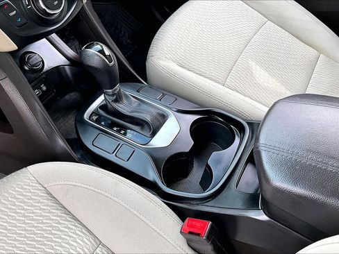 Used 2017 Hyundai Santa Fe Sport image 16