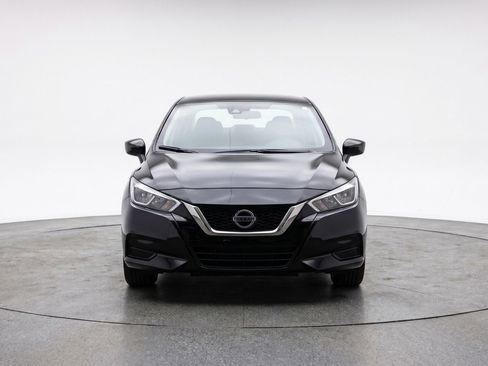Used 2025 Nissan Versa SV FWD image 2