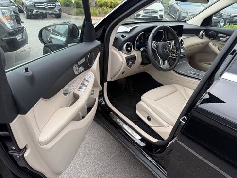 Used 2022 Mercedes-Benz GLC 300 image 5