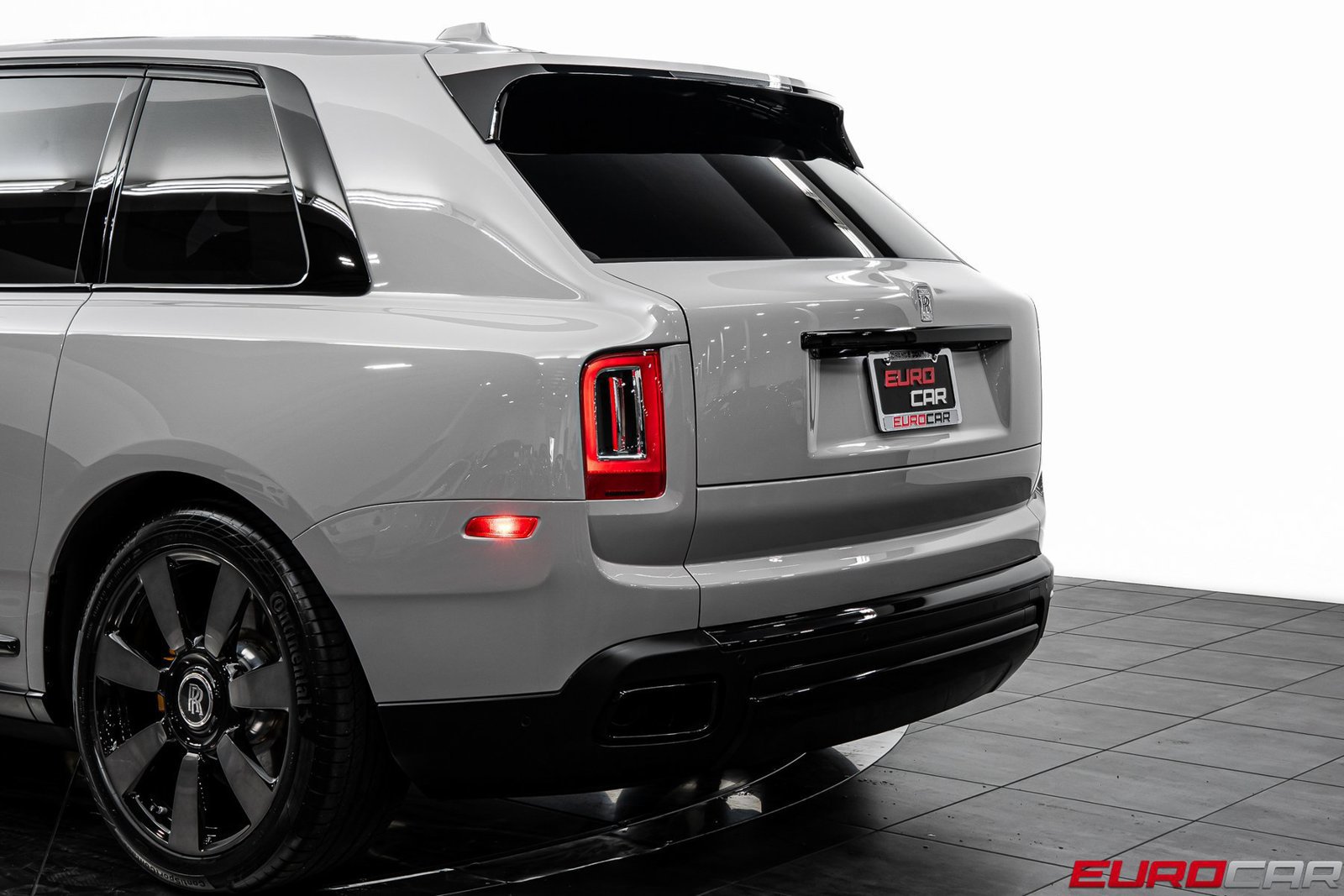Used 2024 Rolls-Royce Cullinan AWD/4WD image 17