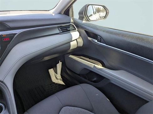 Used 2022 Toyota Camry LE image 15