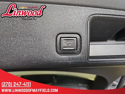 Used 2023 GMC Terrain AT4 image 13