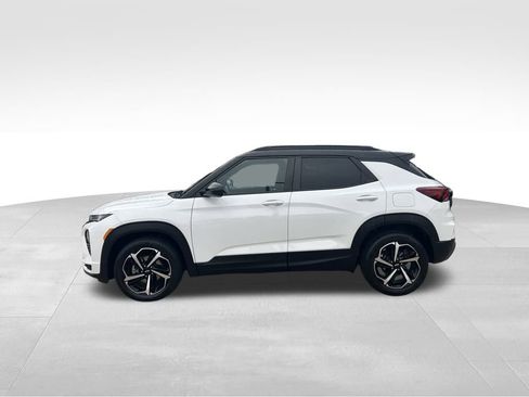 Used 2021 Chevrolet TrailBlazer RS w/ Technology Package image 2