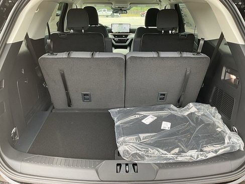 New 2026 Ford Explorer Active RWD image 11