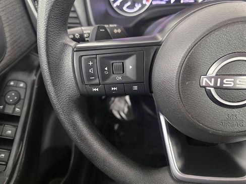 Used 2023 Nissan Rogue S AWD/4WD image 31