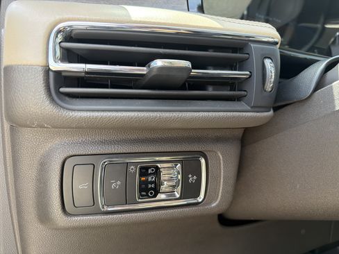 Used 2022 Lincoln Corsair Reserve w/ Equipment Group 201A FWD image 22
