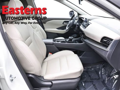 Used 2023 Nissan Rogue SV w/ SV Premium Package AWD/4WD image 24