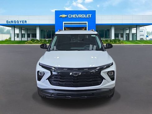 New 2026 Chevrolet TrailBlazer LT w/ Midnight Edition AWD/4WD image 3
