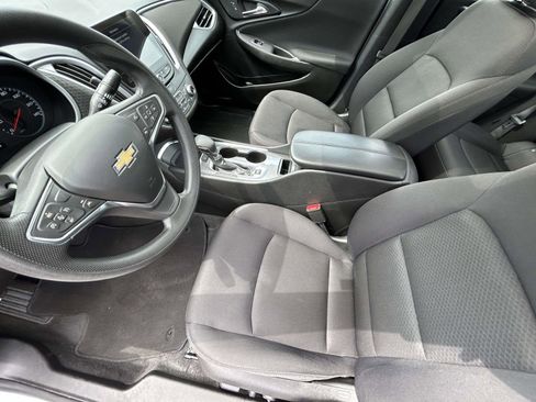 Used 2024 Chevrolet Malibu LT image 10