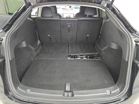 Used 2022 Tesla Model Y Long Range image 13