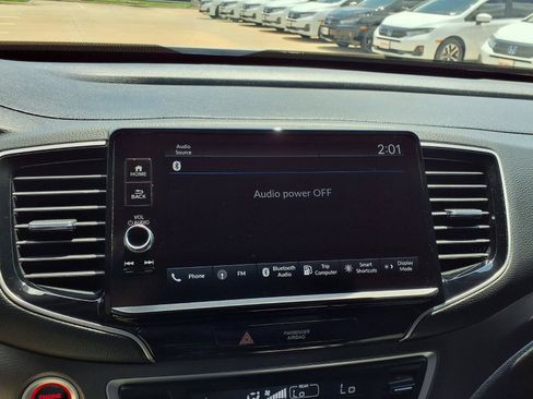 Used 2025 Honda Ridgeline Sport image 19