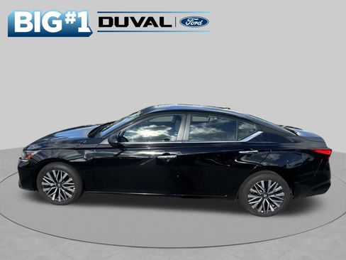 Used 2025 Nissan Altima 2.5 SV FWD image 5