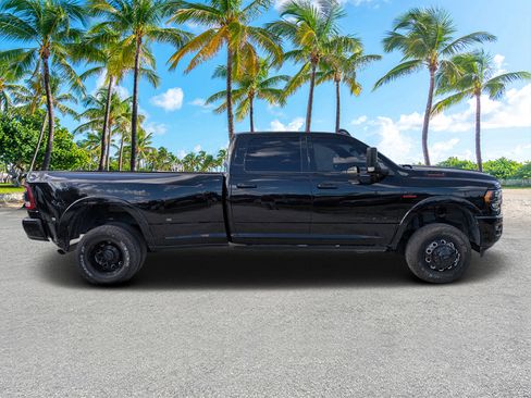 Used 2022 RAM 3500 Limited image 2