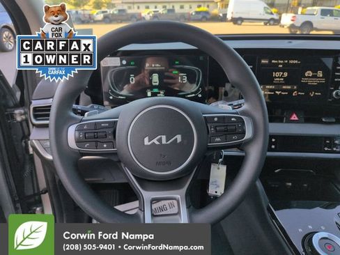 Used 2025 Kia Sportage LX AWD/4WD image 14