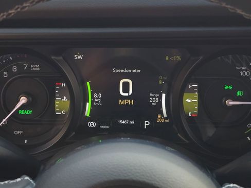 Used 2025 Jeep Wrangler Unlimited Sahara w/ Safety Group image 30