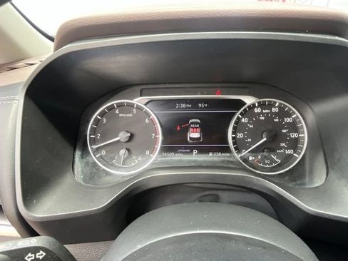Used 2023 Nissan Rogue SV w/ SV Premium B Package FWD image 14