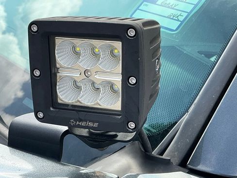 Used 2021 Toyota Tacoma TRD Off-Road w/ TRD Premium Off Road Package image 9