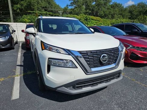 Used 2021 Nissan Rogue SV w/ Premium Package FWD image 4