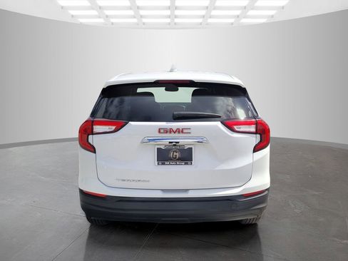 Used 2024 GMC Terrain SLE FWD image 5