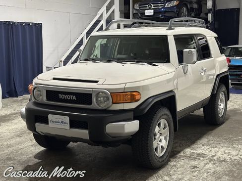Used 2010 Toyota FJ Cruiser 4WD image 5