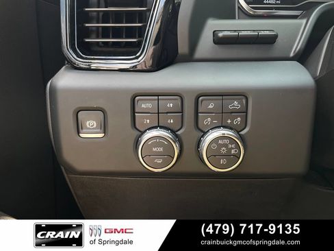 Used 2024 GMC Sierra 1500 AT4 w/ Technology Package AWD/4WD image 13