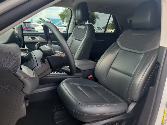 Used 2025 Ford Explorer Active w/ Active Comfort Package AWD/4WD image 22