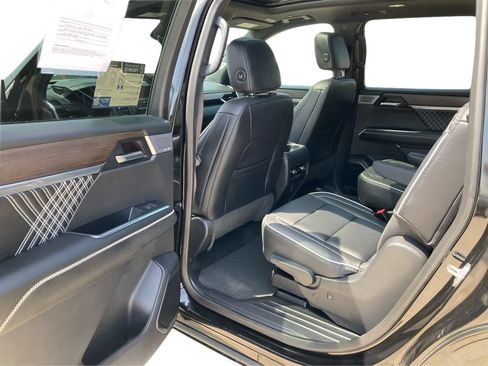 Used 2024 GMC Acadia Denali w/ Super Cruise Package AWD/4WD image 11
