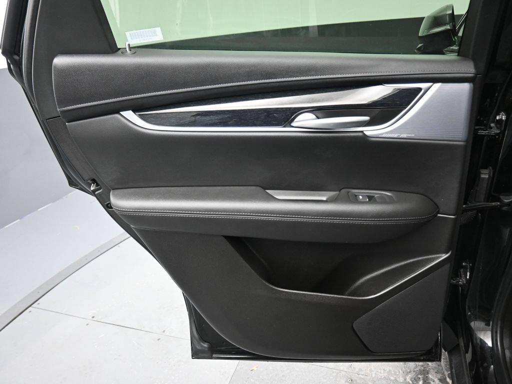 Used 2025 Cadillac XT5 Premium Luxury FWD image 31