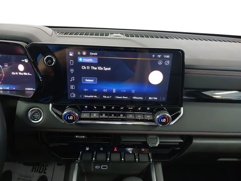 Used 2024 Chevrolet Colorado Z71 w/ Z71 Convenience Package 2 image 21