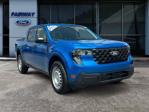 Used 2025 Ford Maverick XL w/ Equipment Group 102A AWD/4WD image 2