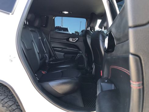 Used 2024 Jeep Compass Trailhawk image 16