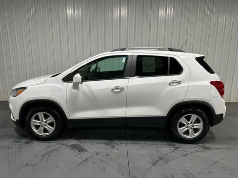 Used 2019 Chevrolet Trax LT w/ LT Convenience Package image 4