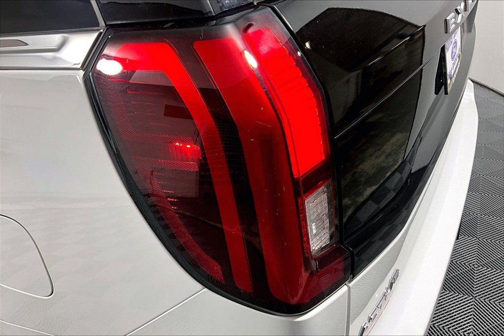 Used 2025 Ford Expedition Active AWD/4WD image 30